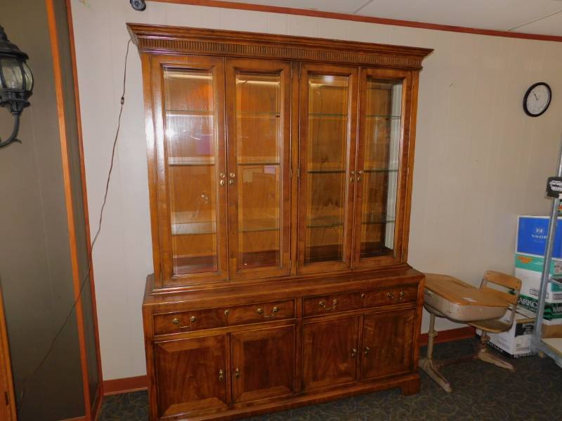 lot 16 image: 2 Pc American of Martinsville Hutch