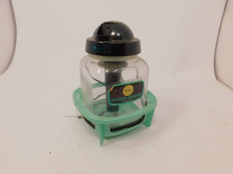 lot 20 image: Vintage 1963 Hankscraft Vaporizer Humidifier Model 202 B