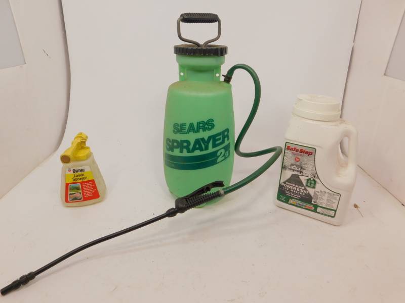 lot 24 image: 2 Gal. Sprayer, Lawn Sprayer, Safe Step Ice Melter