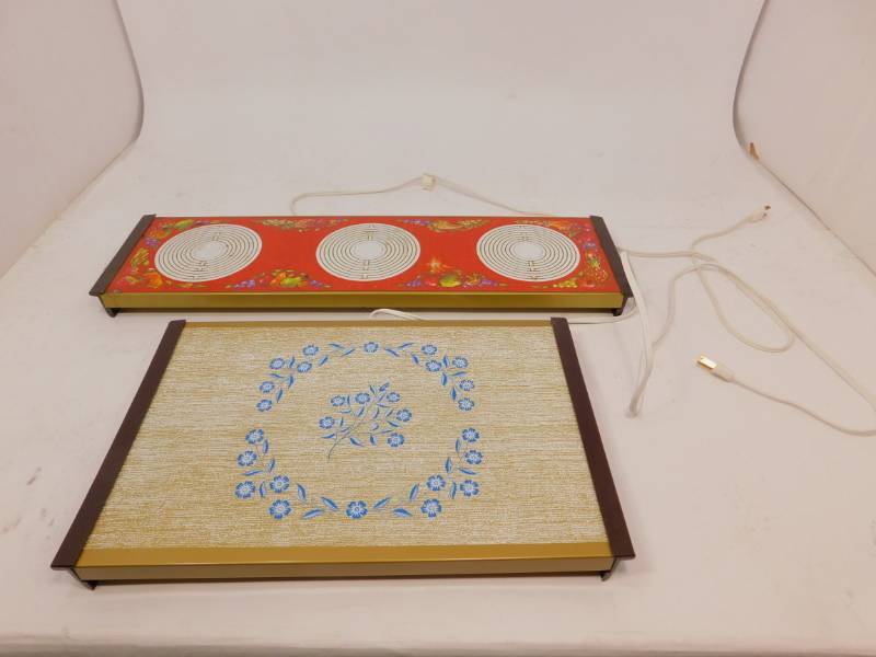 lot 100 image: Lot of (2) Vintage Warm-O-Trays
