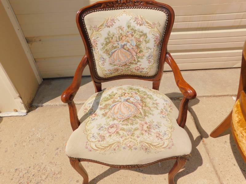 lot 51 image: Antique Chair