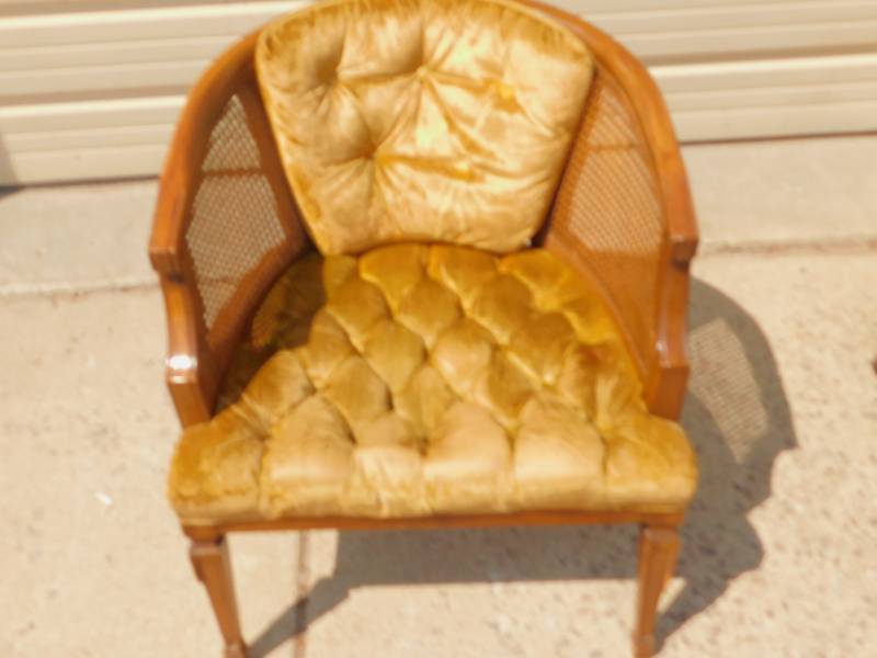 lot 52 image: Antique Chair