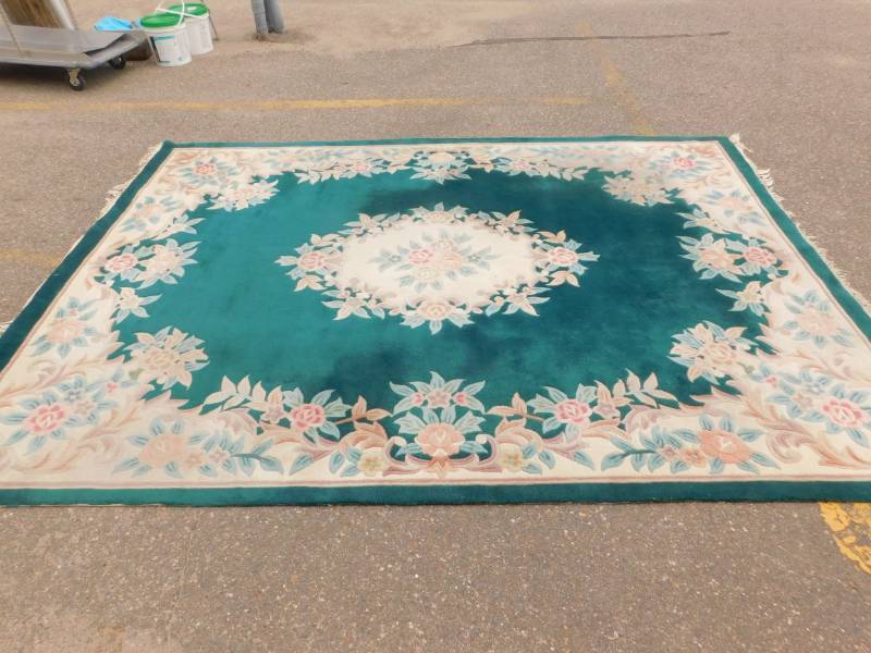 lot 60 image: Large Area Rug
