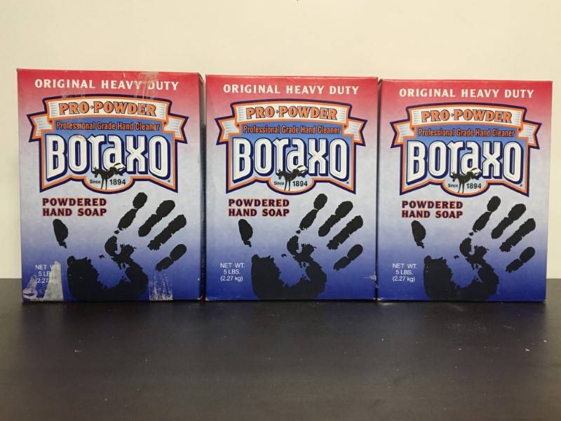 lot 70 image: Boraxo Powdered Hand Soap