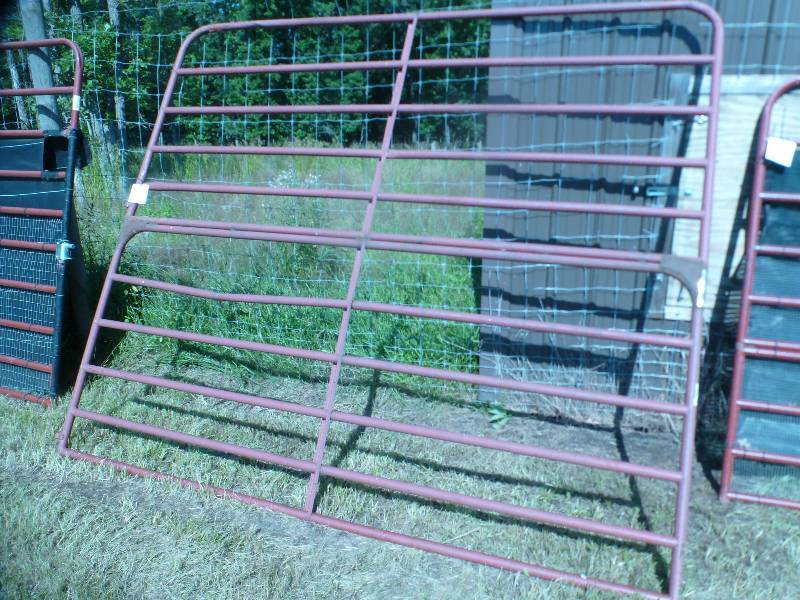 lot 8 image: 10 x 84 Custom Gate