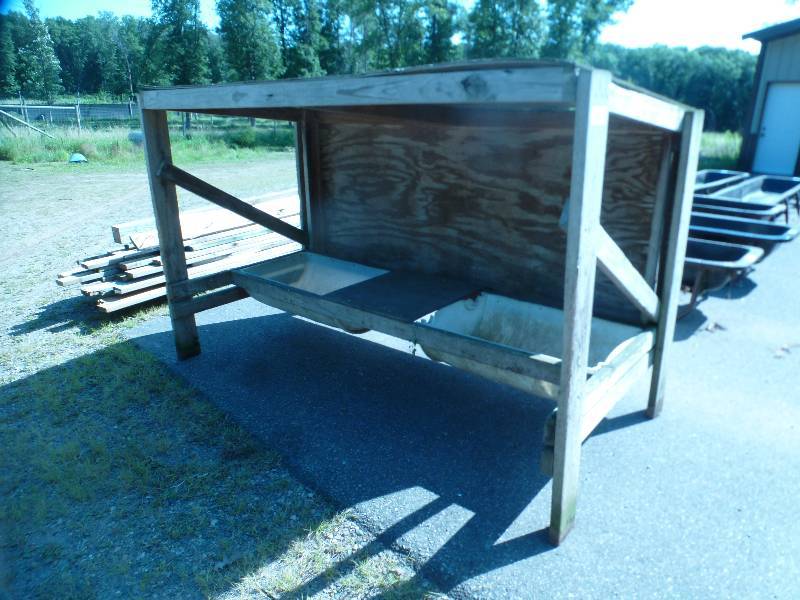 Deer Feeder Huge Deer Farm Liquidation Sale With Antiques And