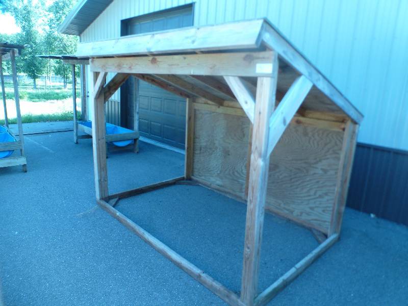lot 31 image: 5x8 Custom Animal Shelter Heavy Duty