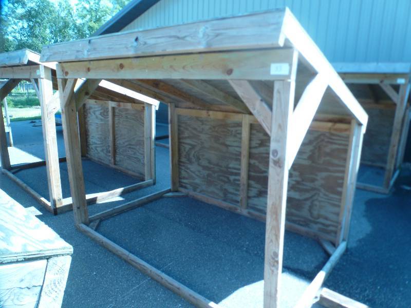 lot 33 image: 5x8 Custom Animal Shelter Heavy Duty