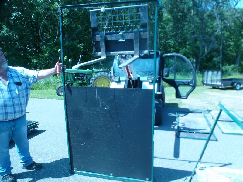 lot 48 image: 4x8 Deer Guillotine Gate