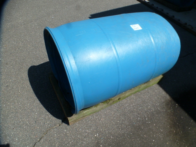 lot 56 image: Lot of 6 Fawn Shelters