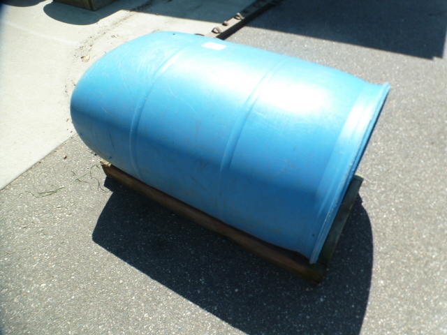 lot 57 image: Lot of 6 Fawn Shelters