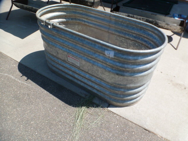 lot 61 image: Galvanized Water Tank