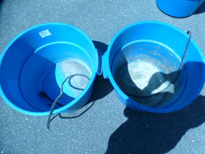 lot 71 image: 16 Gallon Heated Water Tub Lot of 2