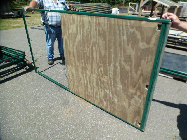 lot 88 image: 4x8 Deer Guillotine Gate