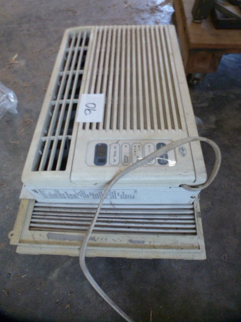 lot 90 image: Window AC Unit