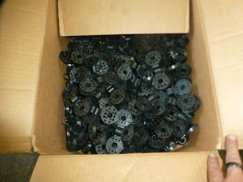 lot 103 image: New 300 Roll of Fence Fabric wClips