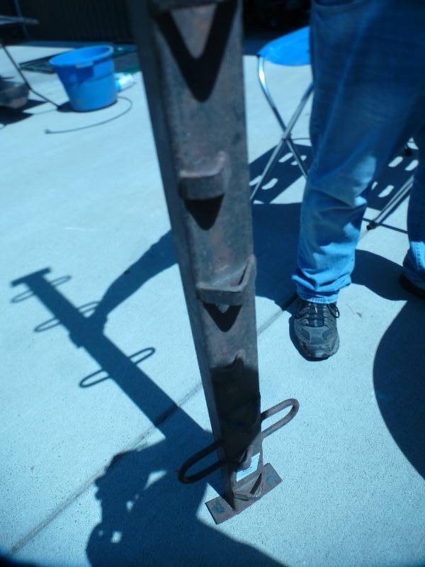 lot 104 image: Fence Stretcher