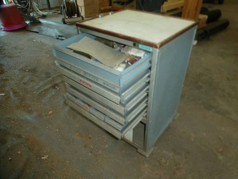 lot 116 image: Rolling Storage Center