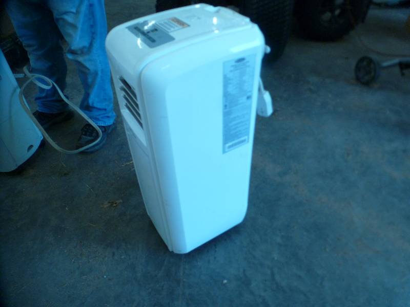 lot 117 image: Portable Soleus AC Unit