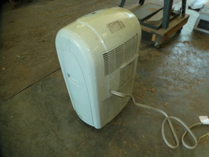lot 118 image: Portable Diplomat AC Unit