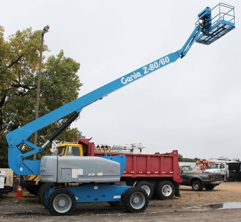 lot 1 image: Genie Z - 80  60 Articulating Boom Lift