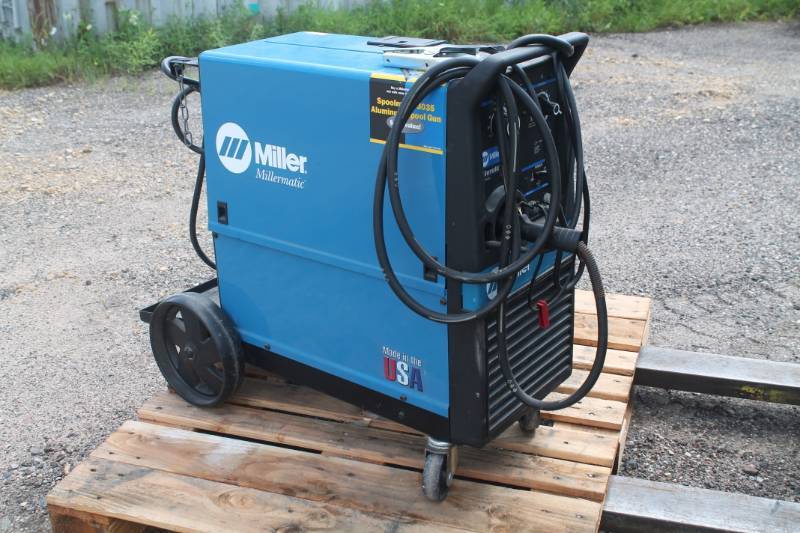 lot 3 image: Miller Welder Millermatic 210 Wire Feed Welder