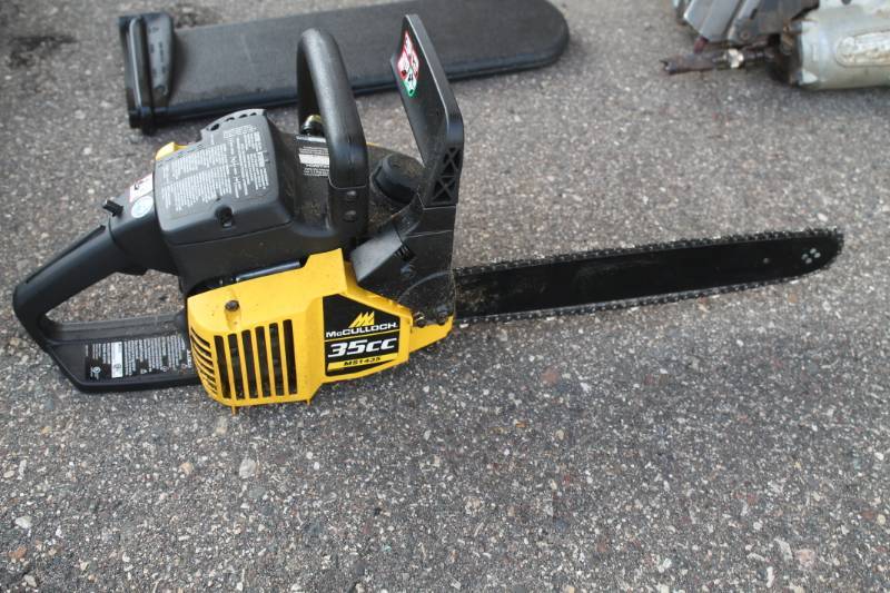lot 16 image: 14 McCulloch Chain Saw