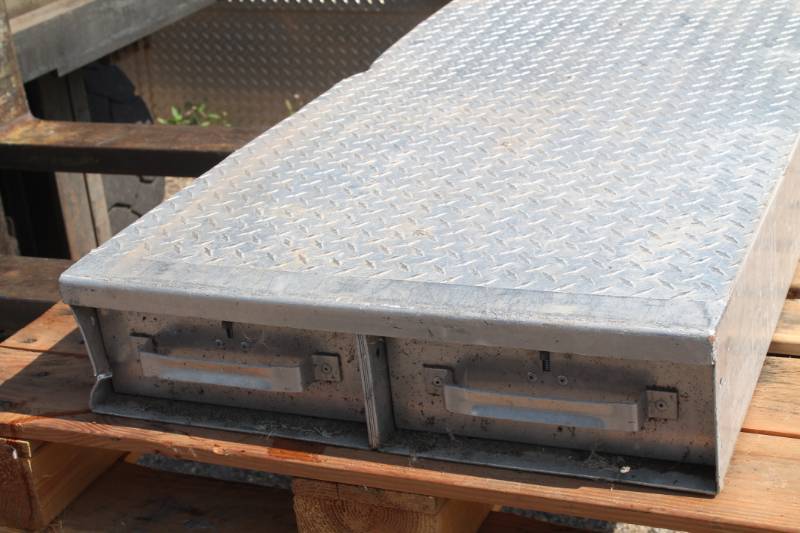 lot 14 image: Custom Pull Drawer Aluminum Tool Box For Trucks Or Vans