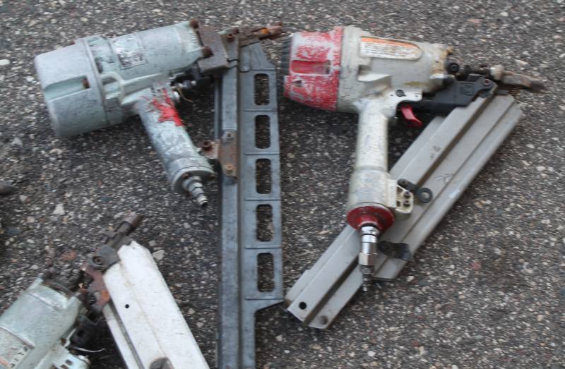 lot 21 image: Lot Of 4 Pneumatic Nailers