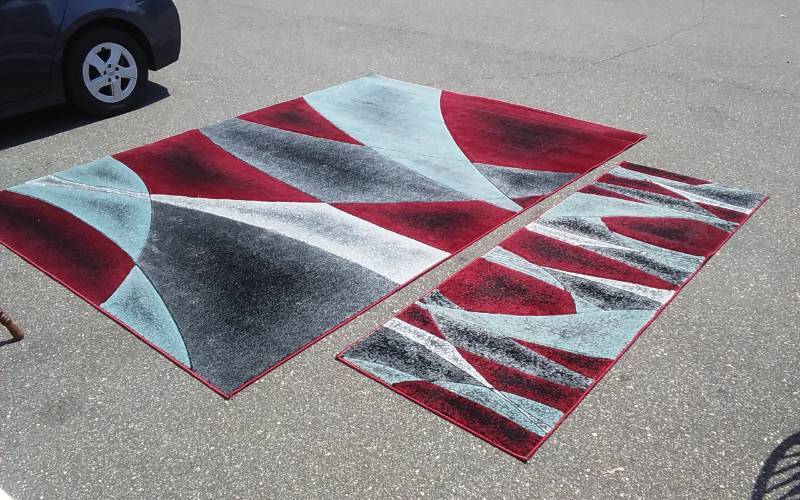 lot 4 image: Large Area Rug 129x85, Runner Rug 95x31