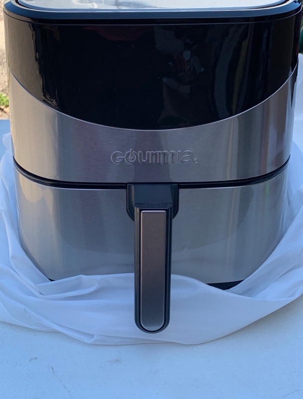 lot 42 image: Gourmia Digital Air Fryer w AeroCrisp Technology 8 one-Touch presets