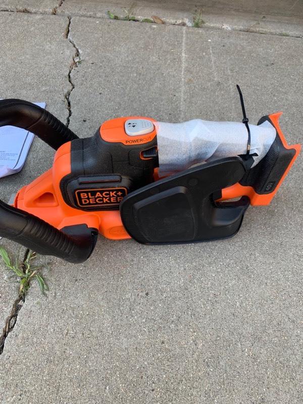 lot 21 image: Black  Decker 40V Hedge Trimmer w 24 Blade & 40V Lithium Battery