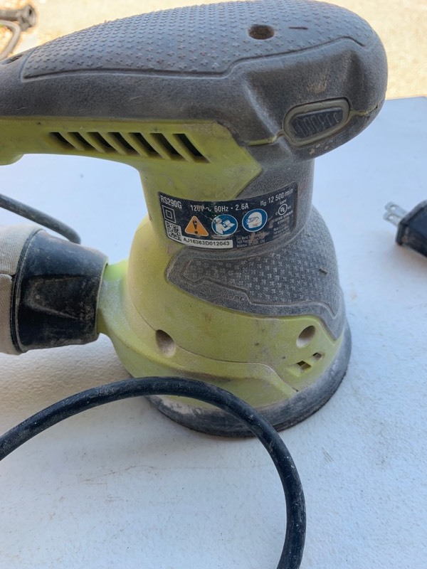 lot 23 image: Ryobi 2.6 Amp Corded 5 in. Random Orbital Sander