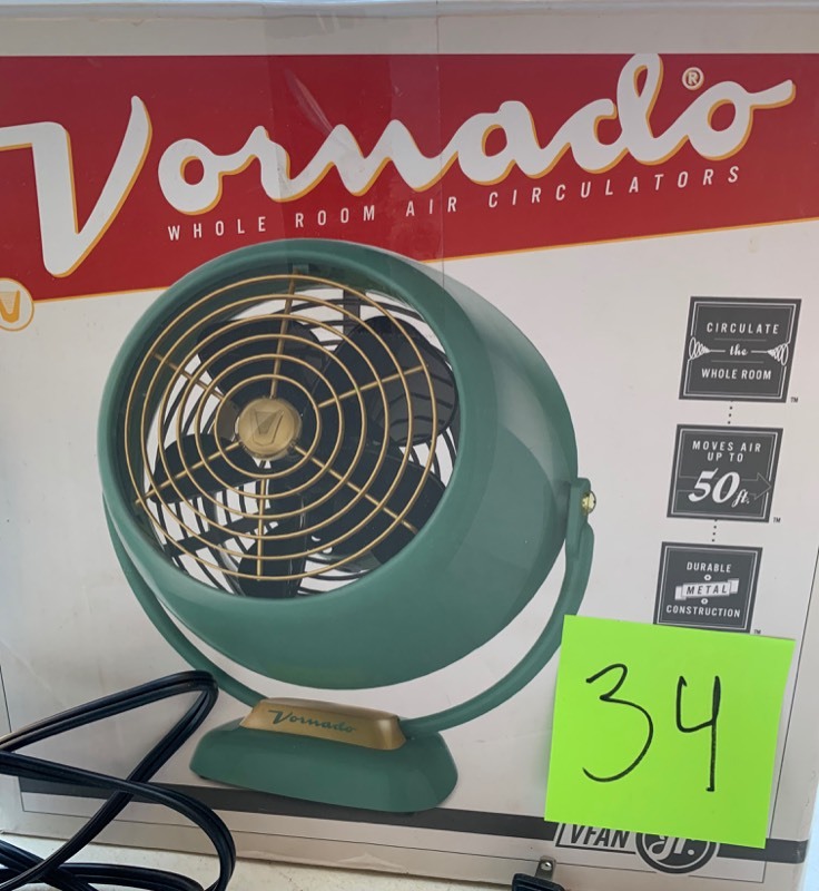 lot 34 image: Vornado Air Circulator Fan Antique Style- Teal