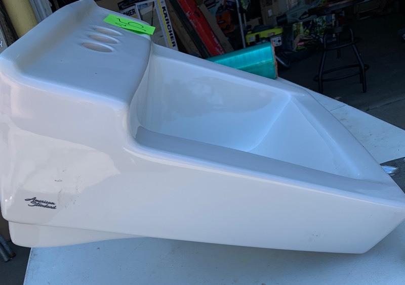 lot 35 image: American Standard Declyn Wall Hung Bathroom Sink 19 x 17