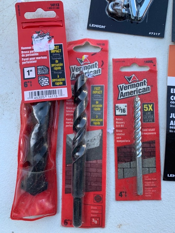 lot 99 image: Vermont American bits 1& 516 Hammer Drill & 516 Rotary Mason Drill  7 Clamp Sets for 116 Wire Rope