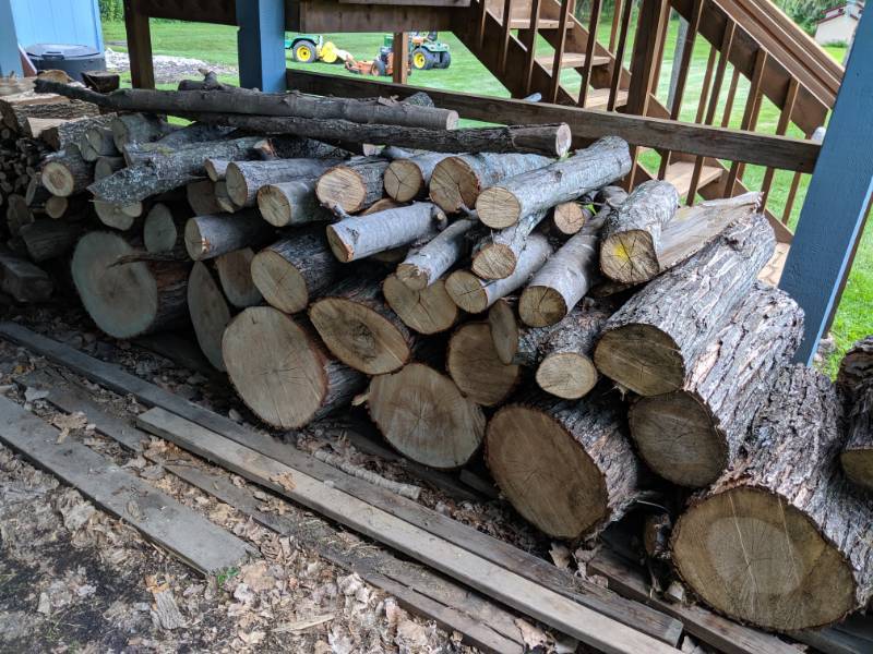lot 13 image: Pile of Firewood and Misc. Timbers