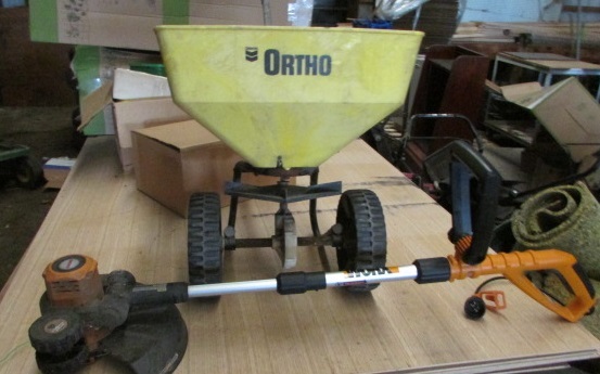 Yard SpreaderGrass Trimmer