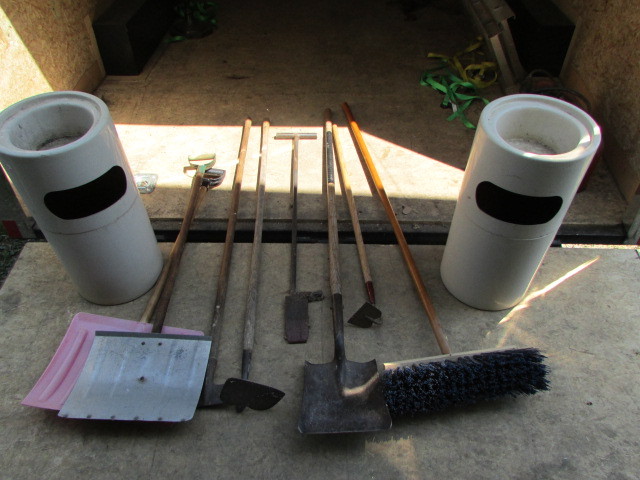 Yard hand tools