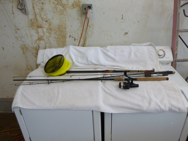 lot 7 image: 4 Fishing Poles