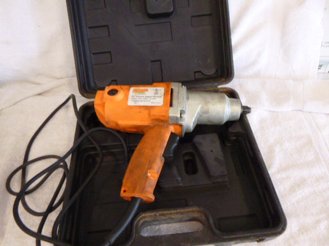 lot 21 image: 12 Electric Impact Wrench