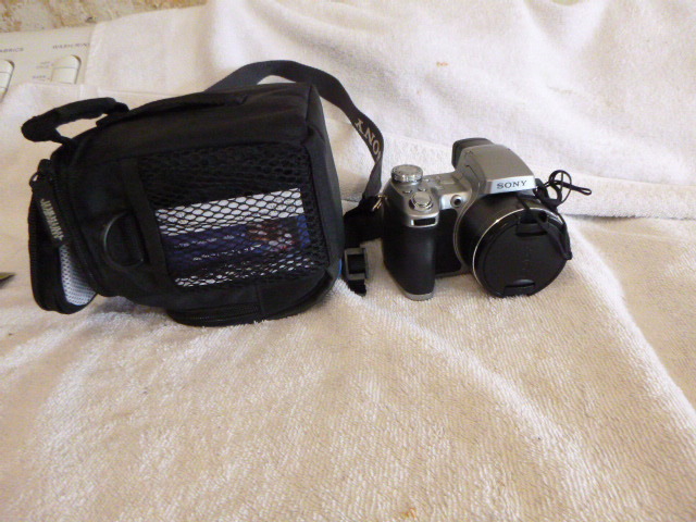 lot 39 image: Sony Cyber-Shot Digital Camera