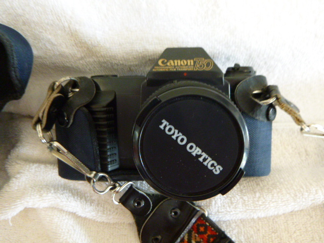 lot 40 image: Canon T50 Camera