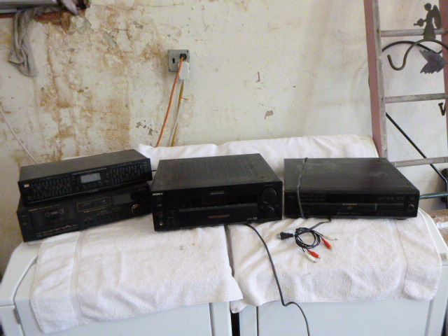 lot 43 image: Stereo Equipment