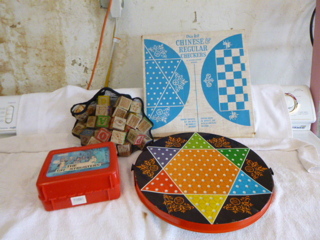 lot 55 image: Games and Lunchbox