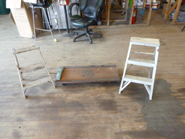 lot 59 image: Garage Items
