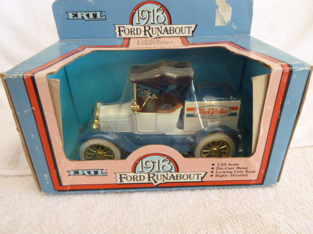 lot 73 image: Ertl 1918 Ford Runabout True Value Truck