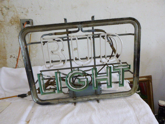 lot 85 image: Bud Light Neon Sign