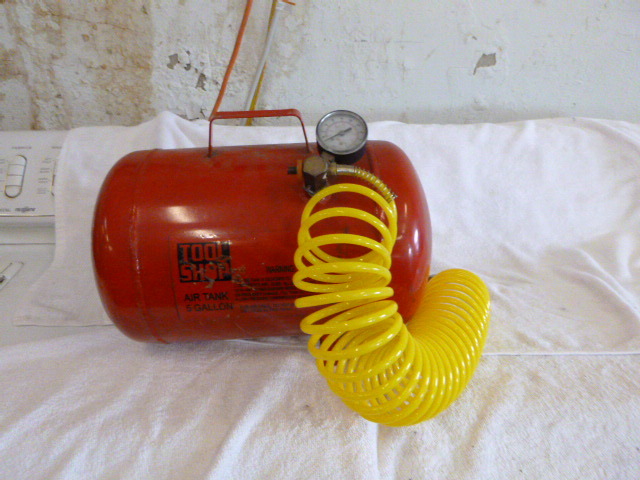 lot 98 image: Tool Shop Air Tank