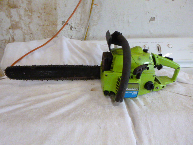 lot 106 image: Poulan Counter Vibe Chain Saw